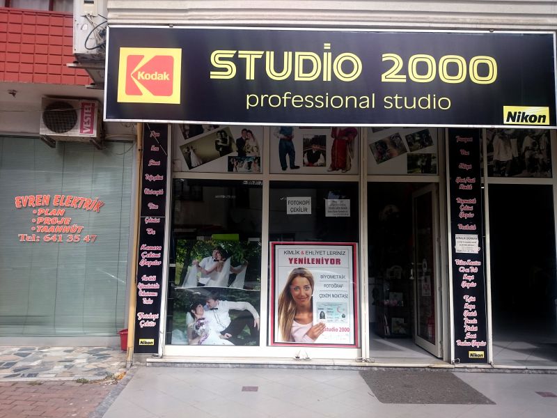 Studio 2000